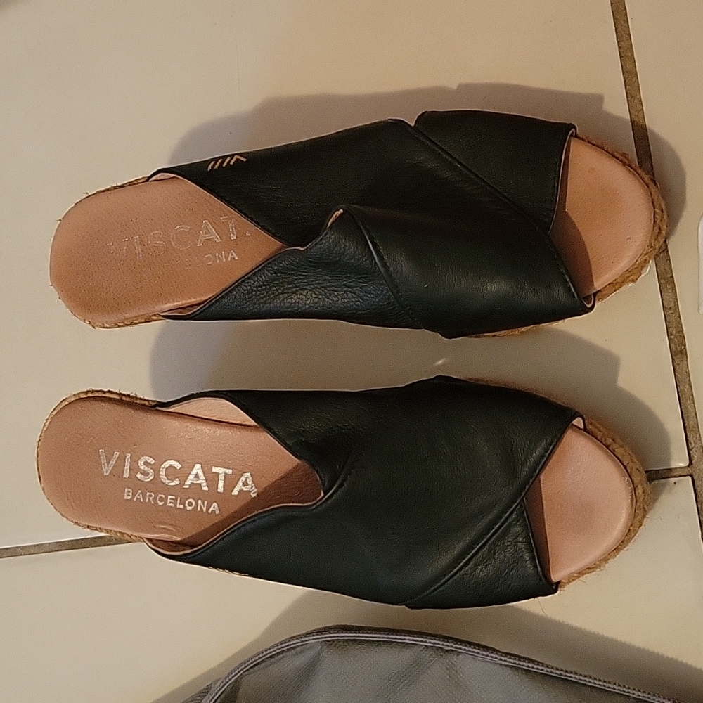 Viscata black wedges